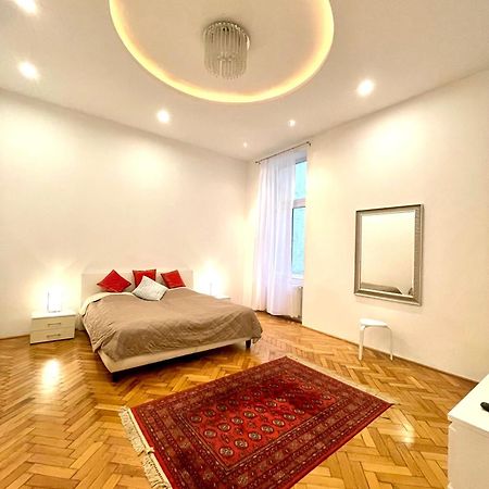 Amazing Swedish 3 Rooms Apartment In The City Center Будапешт Екстер'єр фото